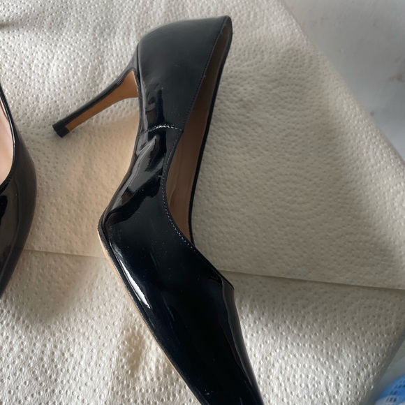 ❤️BIG SALE❤️Chic Black Russell & Bromley Patent Leather Pumps - Picture 5 of 10